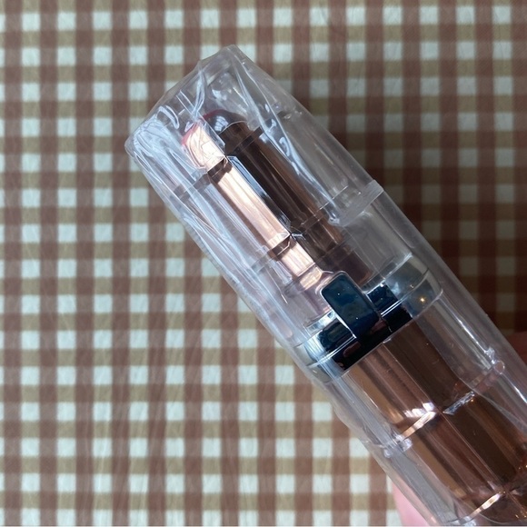 Set of 2 L’Oréal guava plump lipsticks. NEW. SEALED - Picture 6 of 8